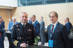 Od lewej: kmdr por. dr hab. R. Miętkiewicz, Płk dr P. Potejko,
