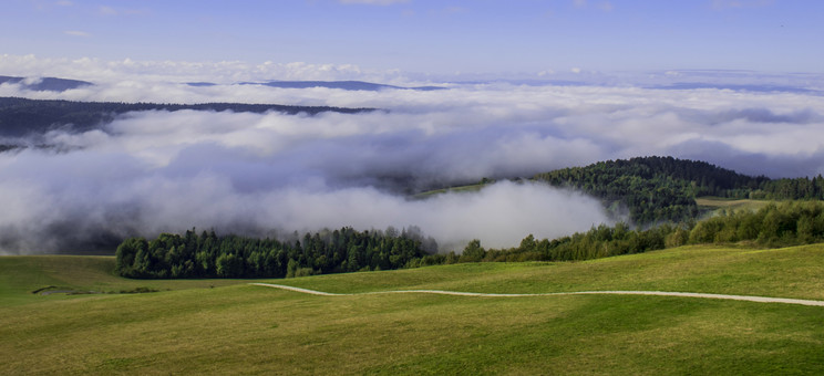 [VIDEO] Panorama Bieszczadów widziana z Akademickiego Ośrodka Szybowcowego PRz