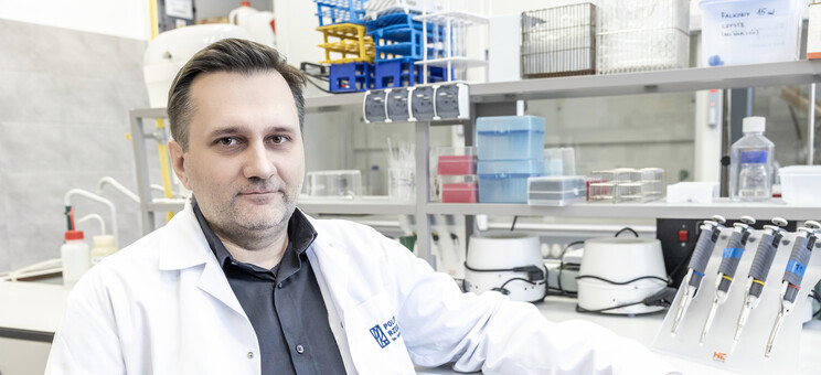 Prof. dr hab. inż. Tomasz Ruman,